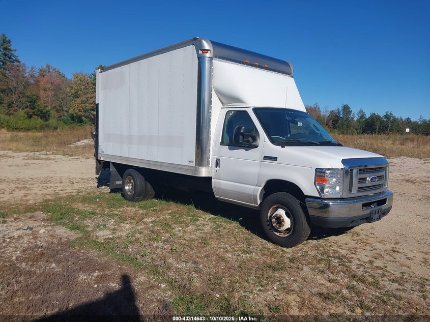 1FDXE4FS8HDC61151 2017 Ford E-450 Cutaway auction photo 1