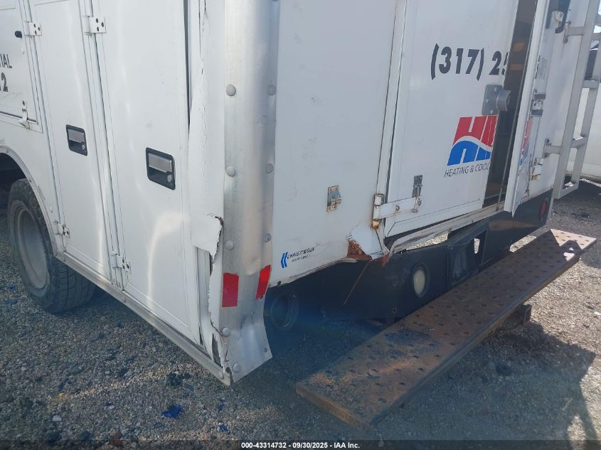 2004 Chevrolet Express Cutaway Base W/C7L/C7N VIN: 1GBJG31U741117825 Lot: 43314732