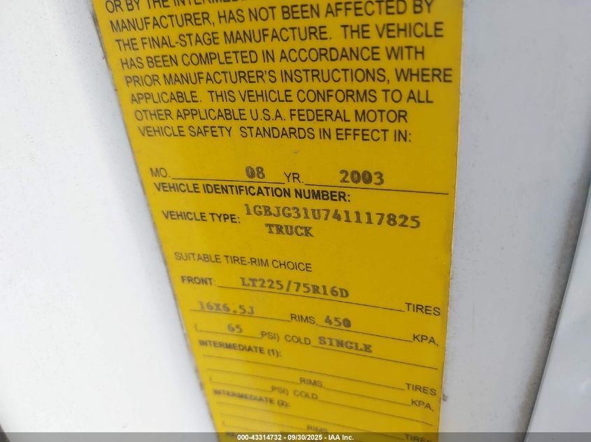 2004 Chevrolet Express Cutaway Base W/C7L/C7N VIN: 1GBJG31U741117825 Lot: 43314732