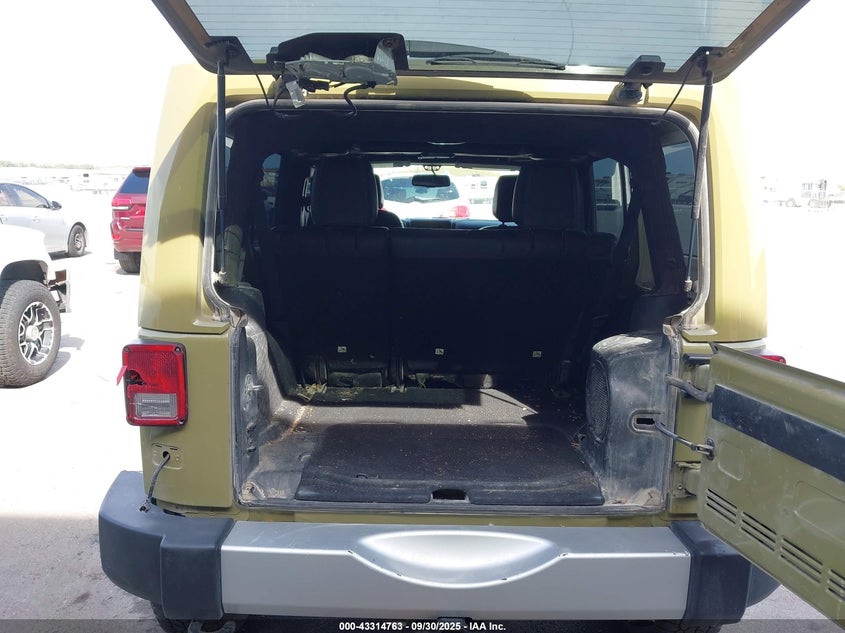 2013 JEEP WRANGLER UNLIMITED SAHARA - 1C4BJWEG9DL700036