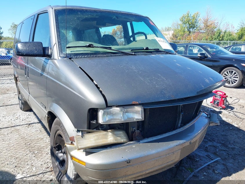 CHEVROLET ASTRO 2001. Lot# 43314788. VIN 1GNDM19W61B111068. Photo 1