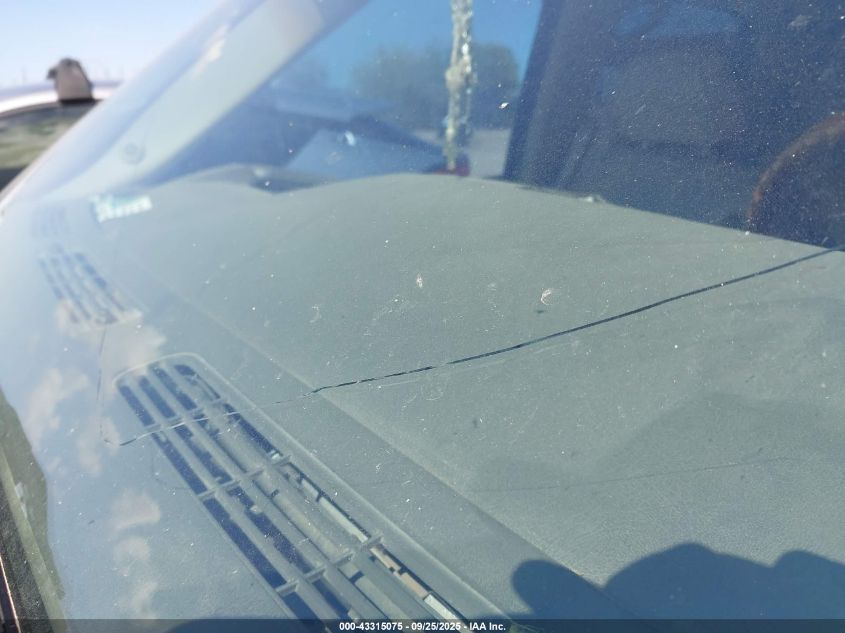 2002 Cadillac Escalade Standard VIN: 1GYEK63N62R229236 Lot: 43315075