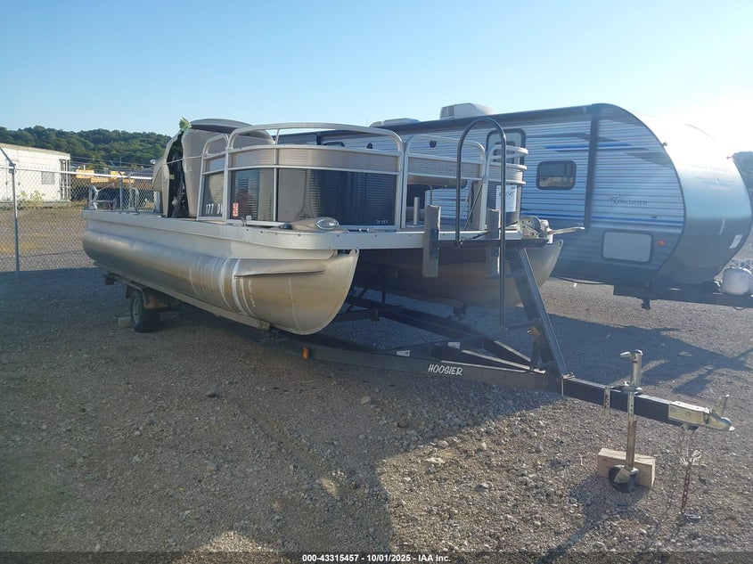 2013 BENNINGTON 20SFX PONTOON auction photo 1