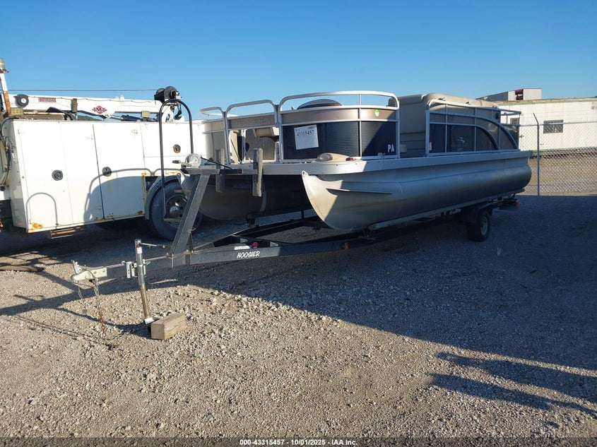 2013 BENNINGTON 20SFX PONTOON auction photo 2