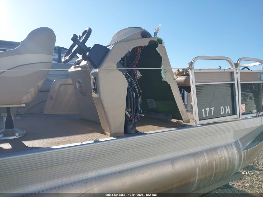 2013 BENNINGTON 20SFX PONTOON auction photo 6