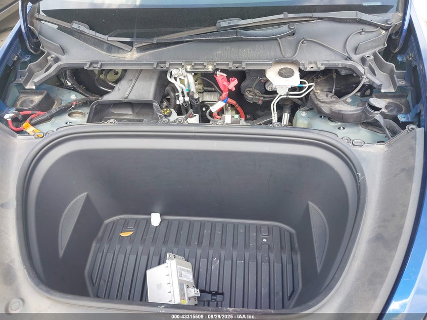 2023 Tesla Model Y Awd/Long Range Dual Motor All-Wheel Drive VIN: 7SAYGDEE1PA078633 Lot: 43315509