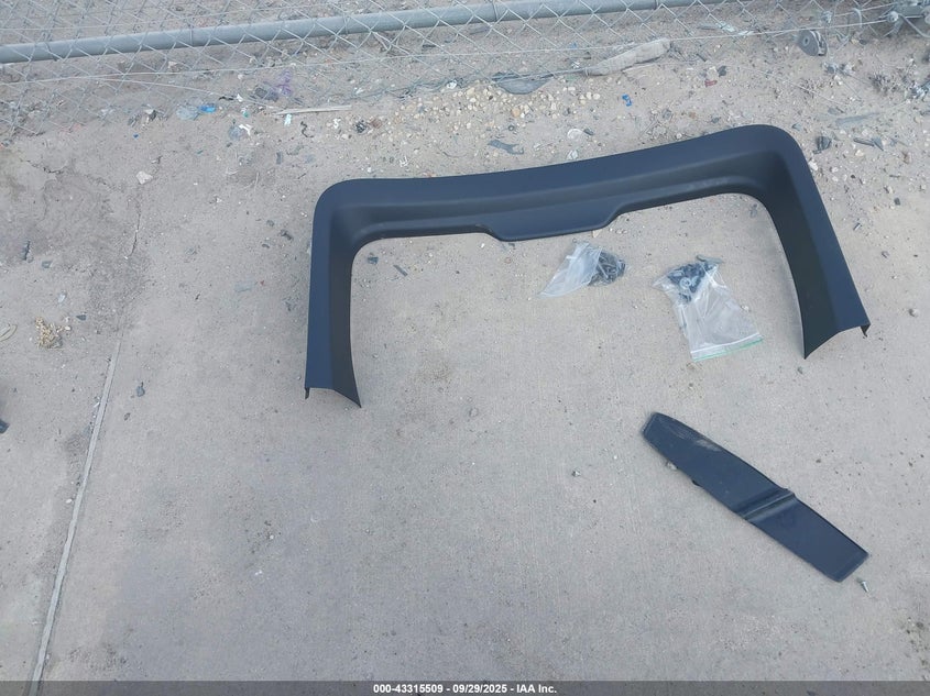 2023 Tesla Model Y Awd/Long Range Dual Motor All-Wheel Drive VIN: 7SAYGDEE1PA078633 Lot: 43315509