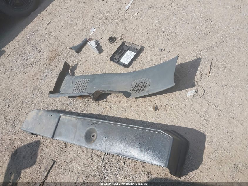 2002 Chevrolet Silverado K3500 VIN: 1GCJK34UX2E1149X Lot: 43315551