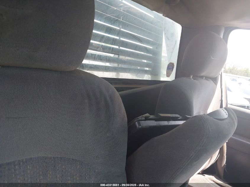 2002 Chevrolet Silverado K3500 VIN: 1GCJK34UX2E1149X Lot: 43315551