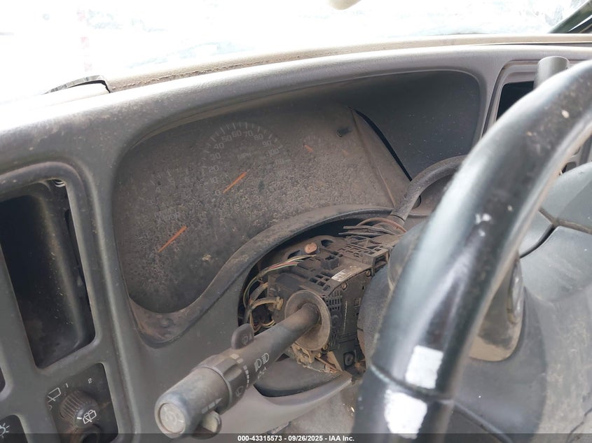 2005 Chevrolet Tahoe Lt VIN: 1GNEC13T85R100074 Lot: 43315573