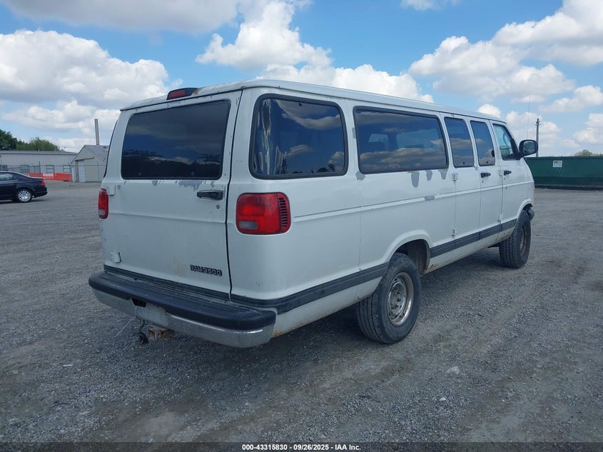 2B5WB35Z72K136844 2002 DODGE  photo no. 4
