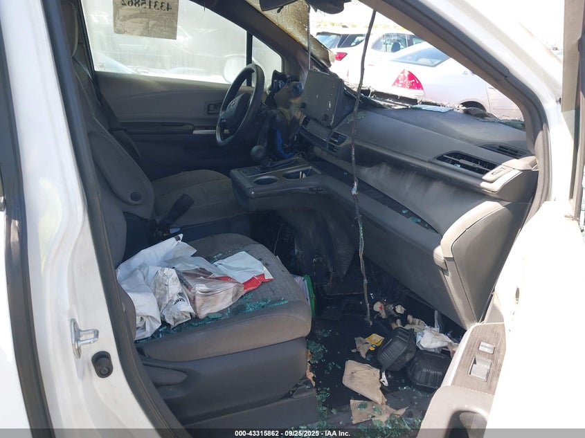 2022 TOYOTA SIENNA LE - 5TDKSKFC6NS071448