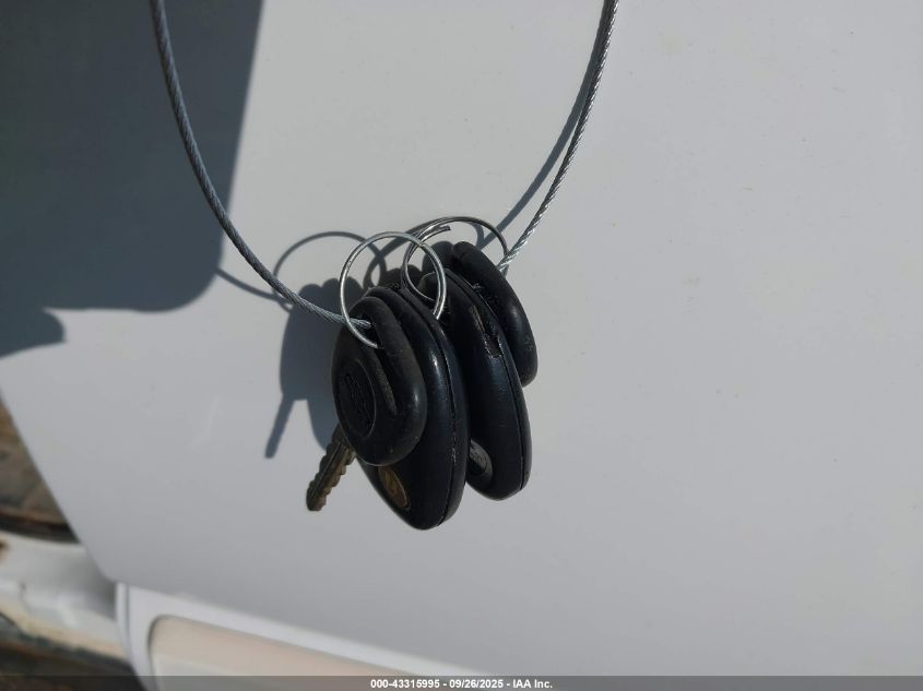 2005 Chevrolet Silverado 1500 Z71 VIN: 2GCEK13T051298976 Lot: 43315995