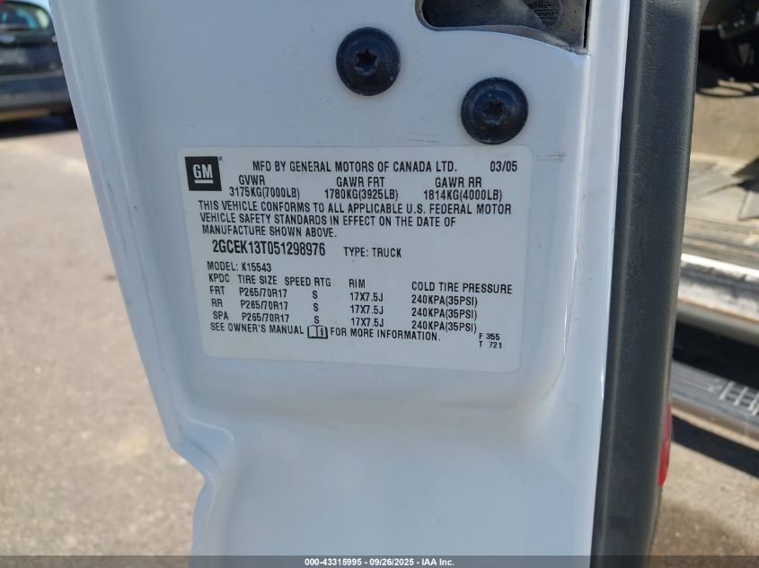 2005 Chevrolet Silverado 1500 Z71 VIN: 2GCEK13T051298976 Lot: 43315995