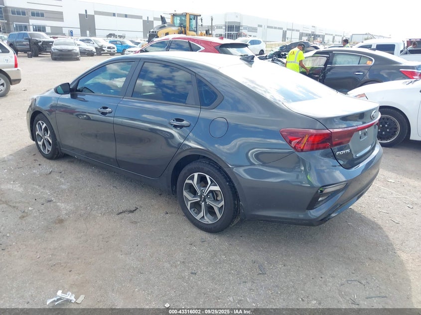 3KPF24AD5ME265202 2021 KIA FORTE photo no. 3