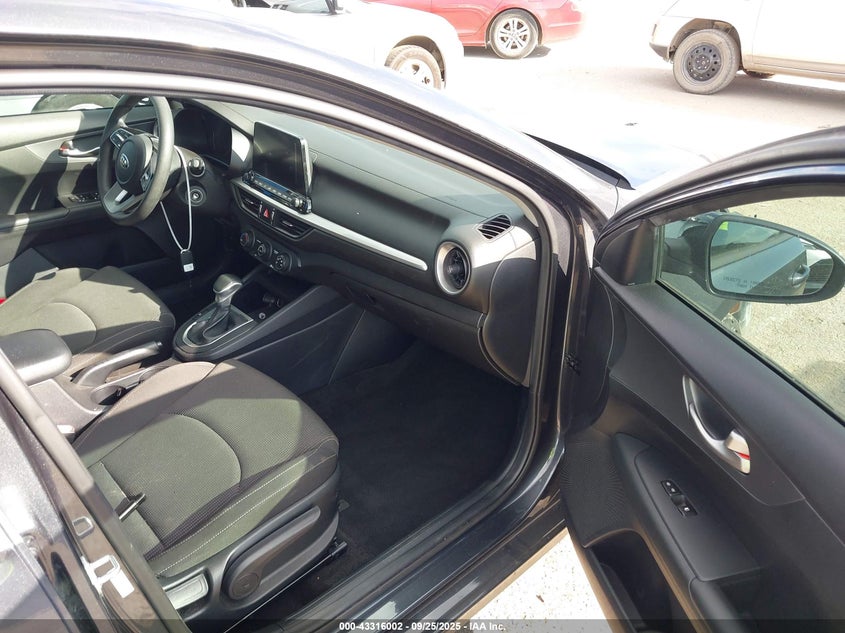 3KPF24AD5ME265202 2021 KIA FORTE photo no. 5