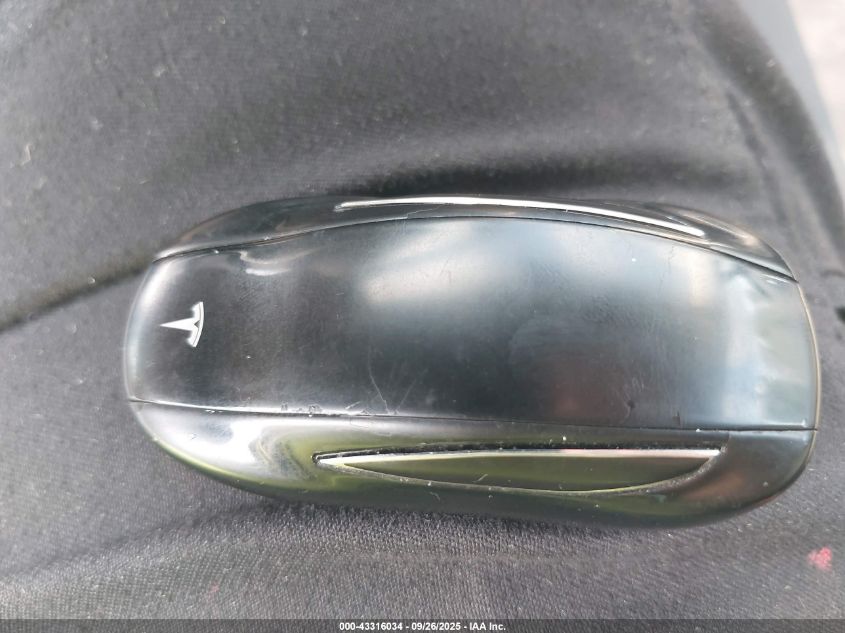 2017 Tesla Model X 100D/75D/90D VIN: 5YJXCDE28HF052237 Lot: 43316034