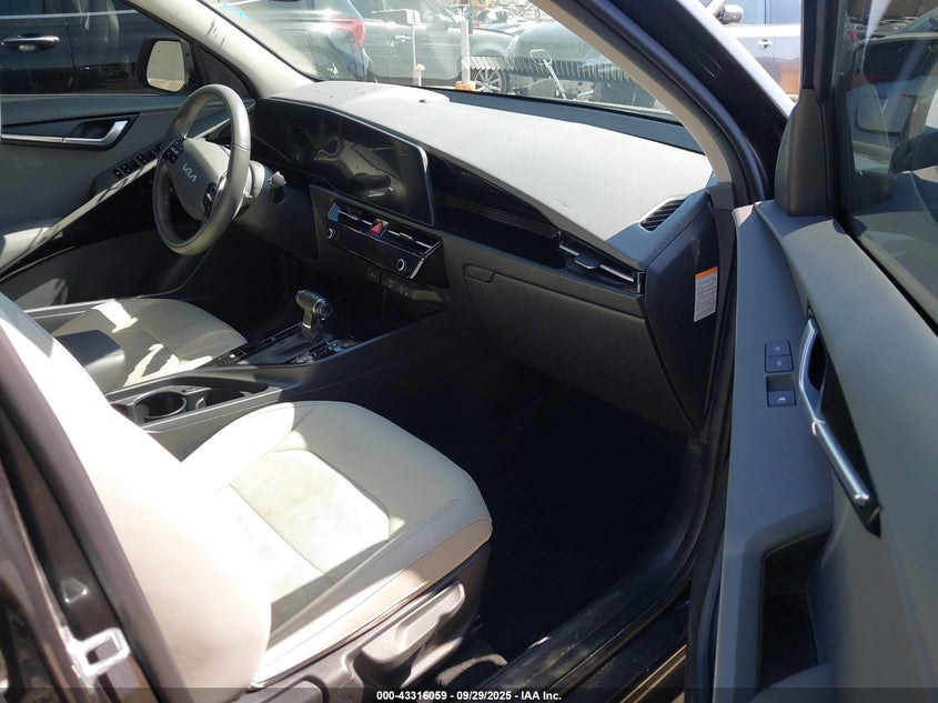 2023 KIA NIRO EX - KNDCR3LE6P5082969