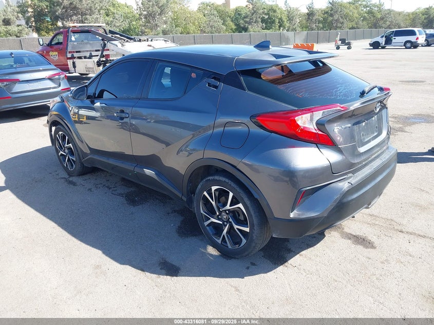 NMTKHMBX2JR063164 2018 TOYOTA C-HR photo no. 3