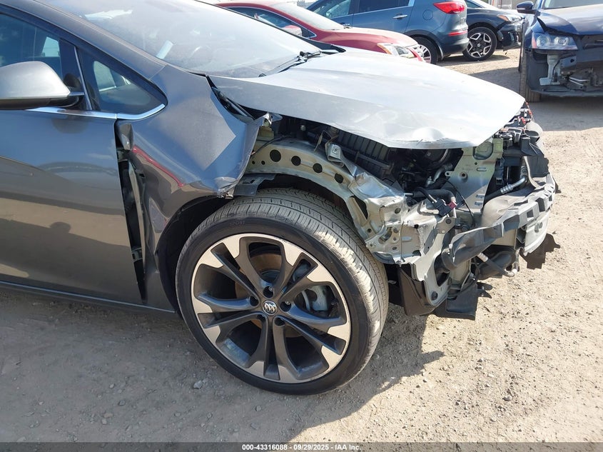 2018 Buick Cascada Premium VIN: W04WH3N54JG092032 Lot: 43316088