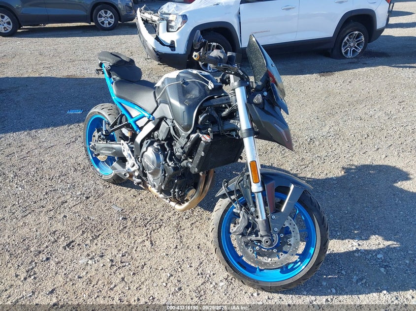 2024 SUZUKI GSX800 R - JS1EM11B8R7100572