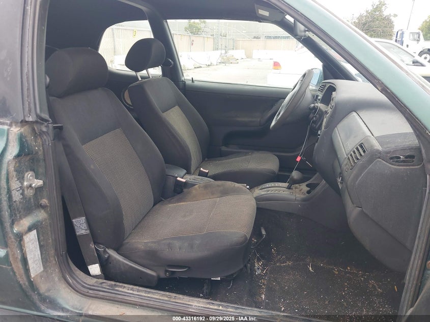 VOLKSWAGEN CABRIO 2001 3VWCC21V81M807369 Photo 5