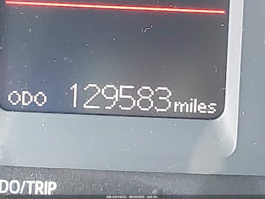 2018 TOYOTA COROLLA LE - 5YFBURHE7JP747040