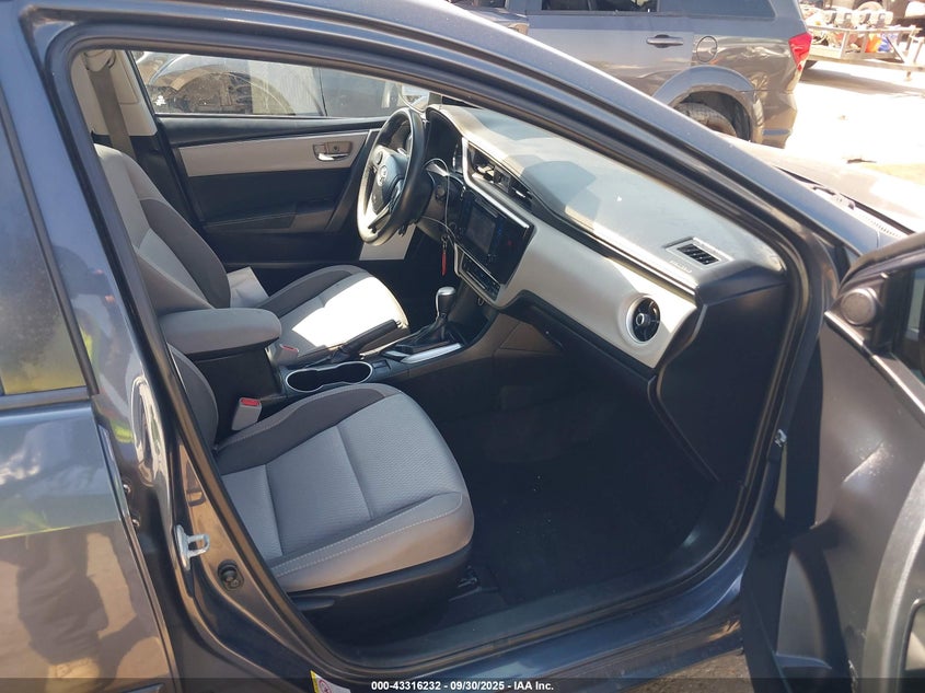 2018 TOYOTA COROLLA LE - 5YFBURHE7JP747040