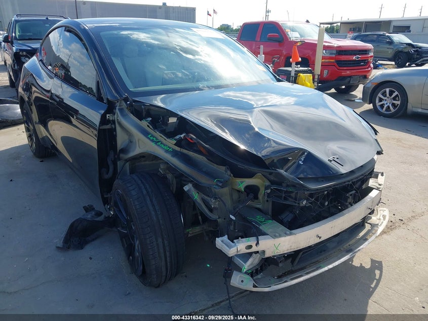 2021 Tesla Model Y Long Range Dual Motor All-Wheel Drive VIN: 5YJYGDEE1MF253054 Lot: 43316342