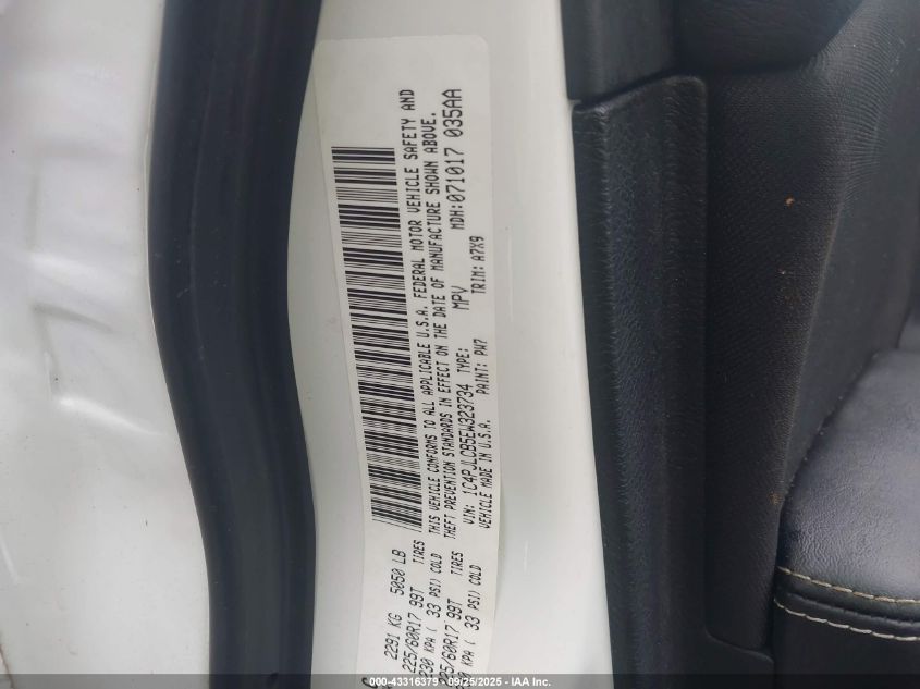 2014 Jeep Cherokee Latitude VIN: 1C4PJLCB5EW323734 Lot: 43316379