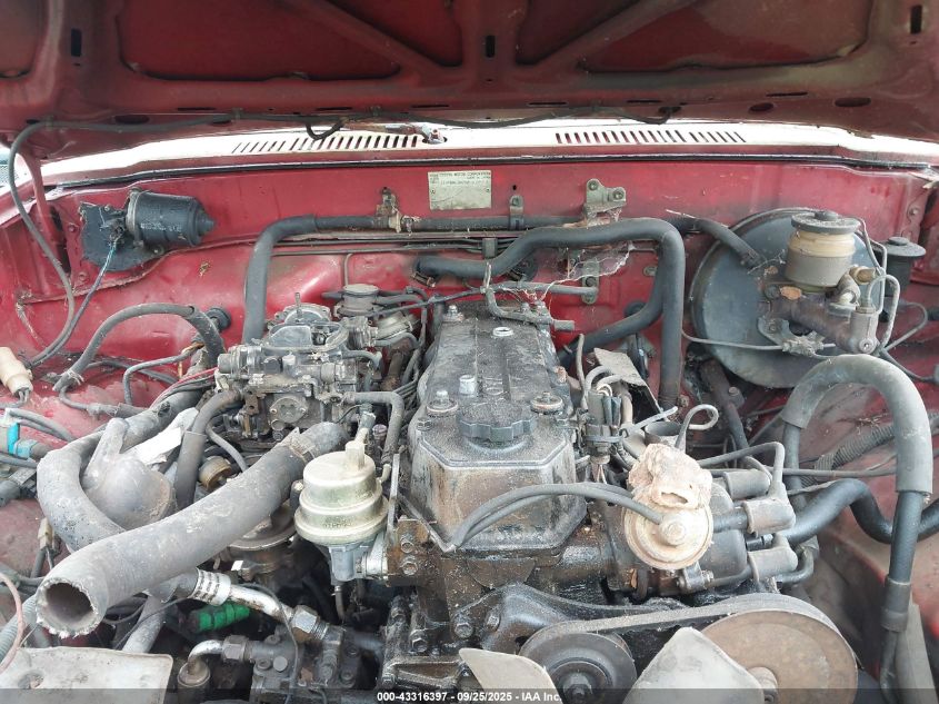 1986 Toyota Pickup Rn63 Std VIN: JT4RN63R2G5000553 Lot: 43316397