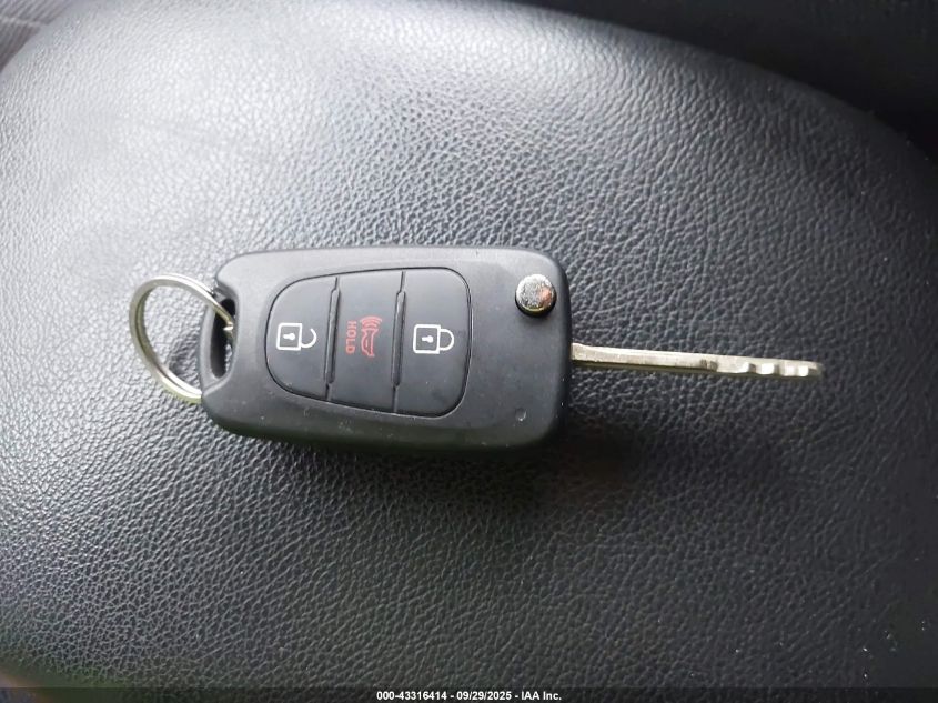 2011 Kia Soul + VIN: KNDJT2A2XB7237838 Lot: 43316414