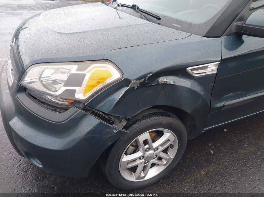 2011 Kia Soul + VIN: KNDJT2A2XB7237838 Lot: 43316414