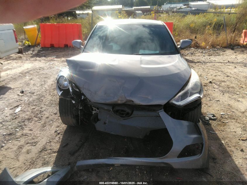 2017 Hyundai Veloster VIN: KMHTC6AD9HU323326 Lot: 43316568