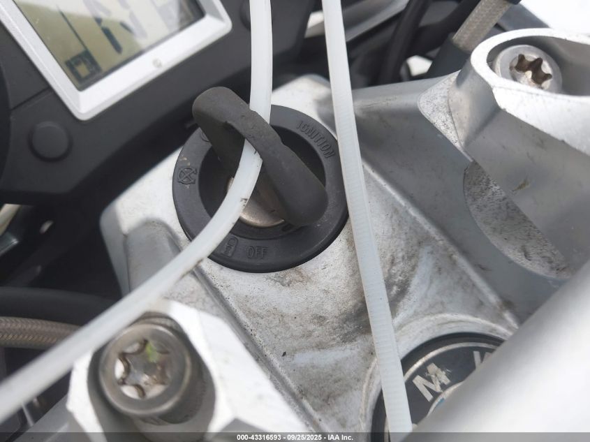 2011 BMW R1200 R VIN: WB1049006BZX96595 Lot: 43316593