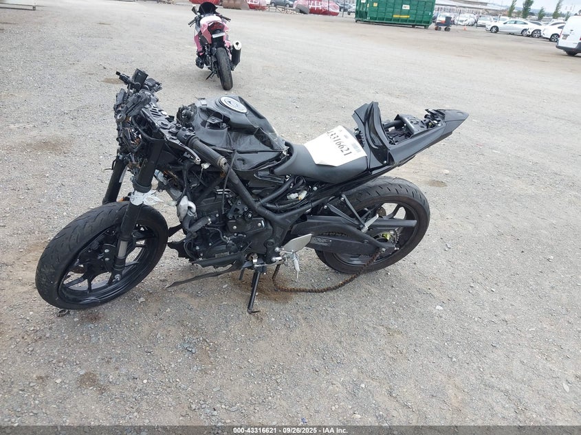 2023 Yamaha Yzfr3 A VIN: MH3RH18Y9PK013443 Lot: 43316621