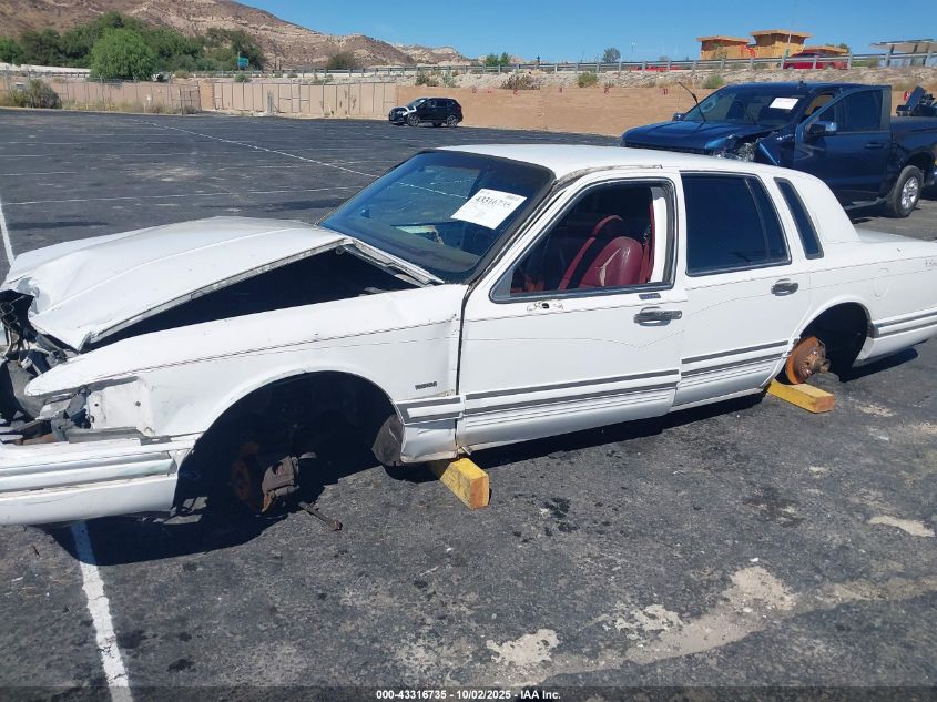1994 Lincoln Town Car Executive VIN: 1LNLM81W3RY698679 Lot: 43316735