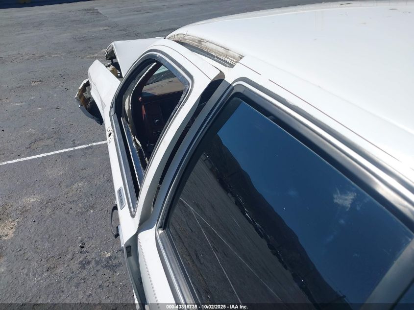 1994 Lincoln Town Car Executive VIN: 1LNLM81W3RY698679 Lot: 43316735