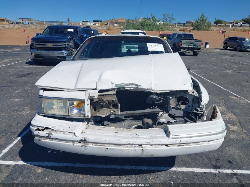 1994 Lincoln Town Car Executive VIN: 1LNLM81W3RY698679 Lot: 43316735