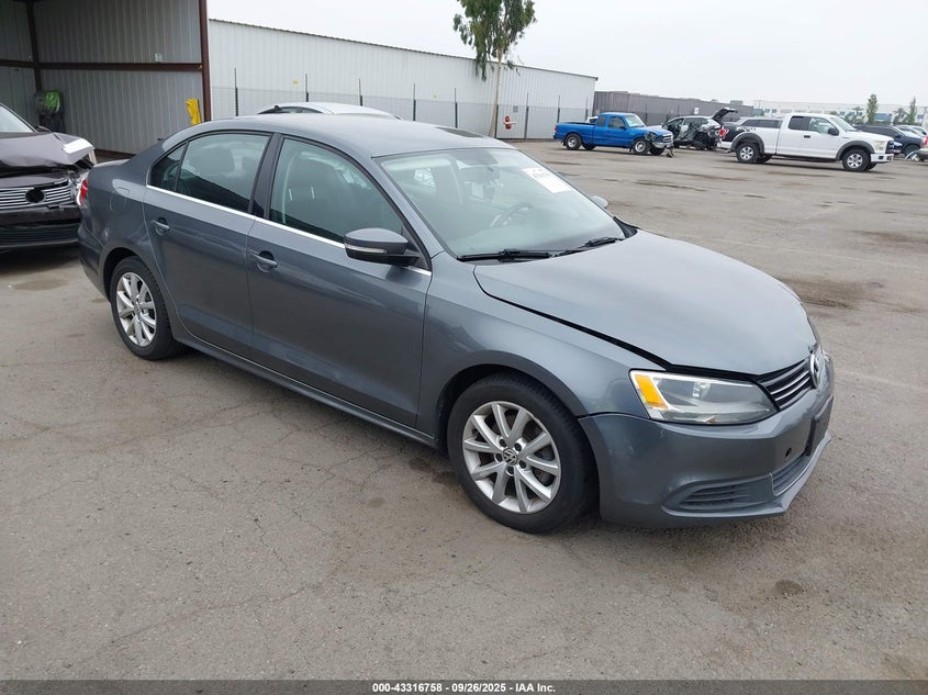 2014 VOLKSWAGEN JETTA 1.8T SE - 3VWD17AJ6EM241156