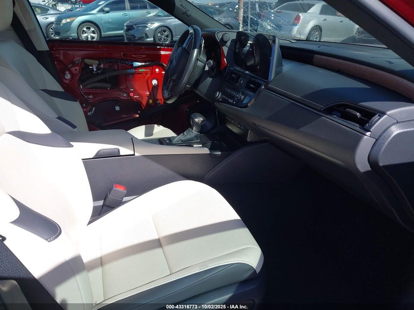 58ADA1C11PU030706 2023 LEXUS ES photo no. 5