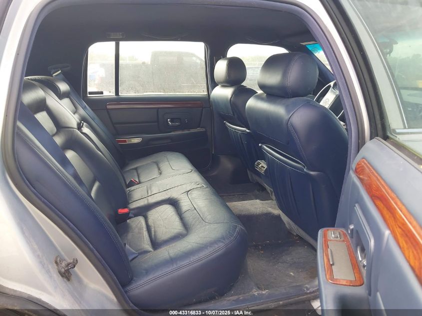 1998 Cadillac Deville Standard VIN: 1G6KD54YXWU711543 Lot: 43316833