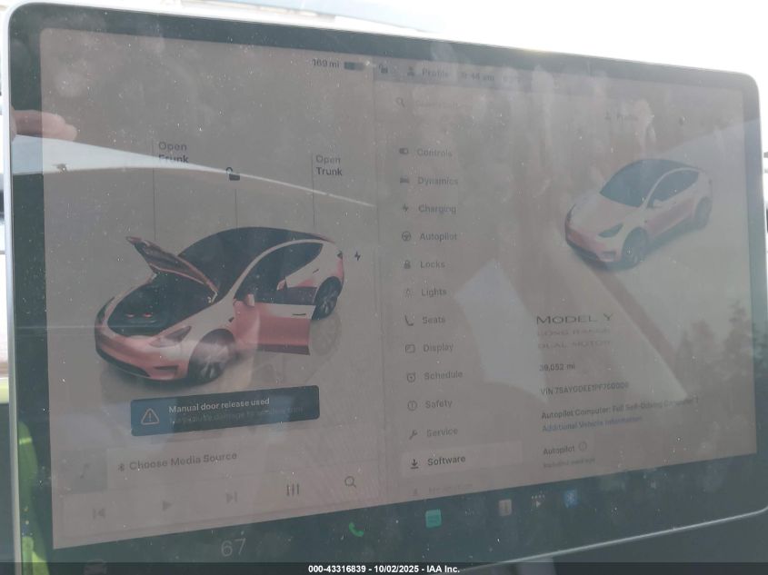 2023 Tesla Model Y Awd/Long Range Dual Motor All-Wheel Drive VIN: 7SAYGDEE1PF760009 Lot: 43316839