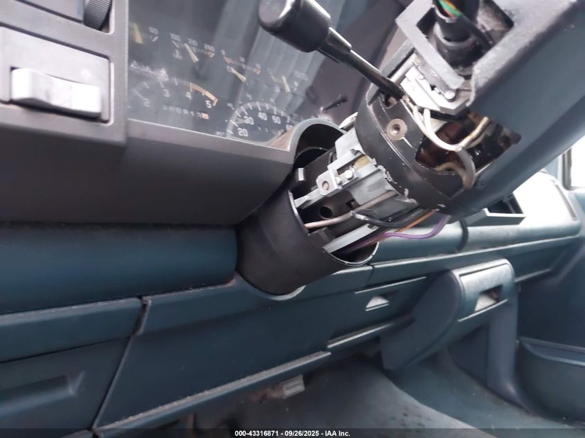 1994 Chevrolet Gmt-400 C1500 VIN: 2GCEC19H8R1311690 Lot: 43316871