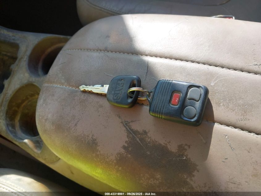 1998 Ford Expedition Eddie Bauer/Xlt VIN: 1FMPU18LXWLB22648 Lot: 43316981