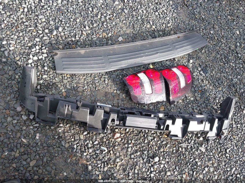 2007 Ford Explorer Limited VIN: 1FMEU75E17UA35524 Lot: 43317025