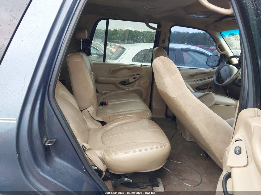 2000 Ford Expedition Eddie Bauer VIN: 1FMPU18L5YLA01173 Lot: 43317033