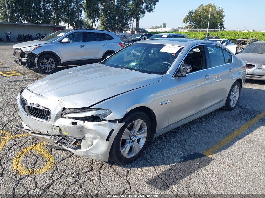 WBAXH5C53DDW15228 2013 BMW 5ER photo no. 2