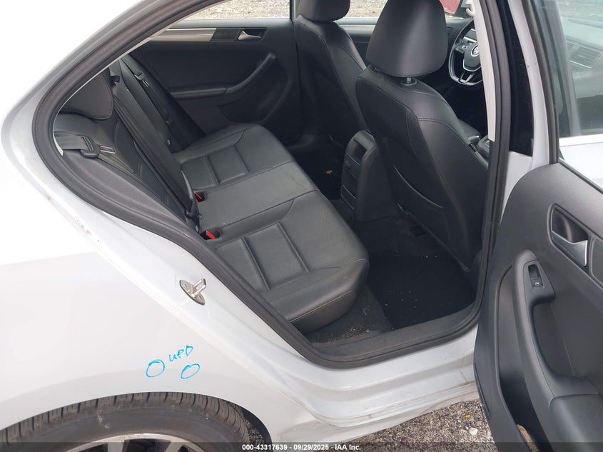 2017 VOLKSWAGEN JETTA 1.4T SE - 3VWDB7AJXHM363696