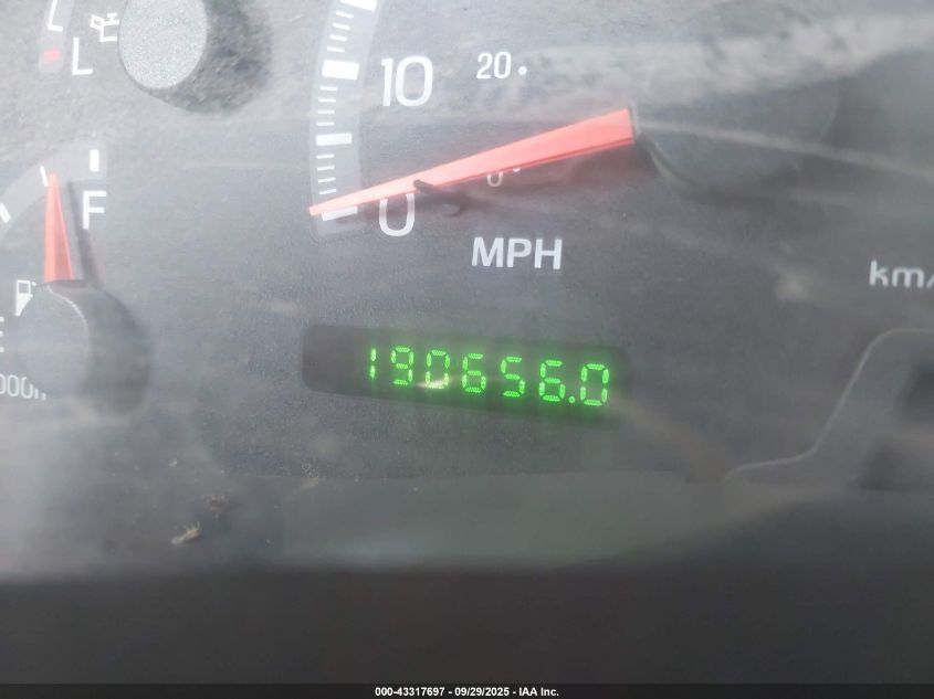 2002 Ford F-150 Lariat/Xlt VIN: 1FTRW08L32KB50745 Lot: 43317697